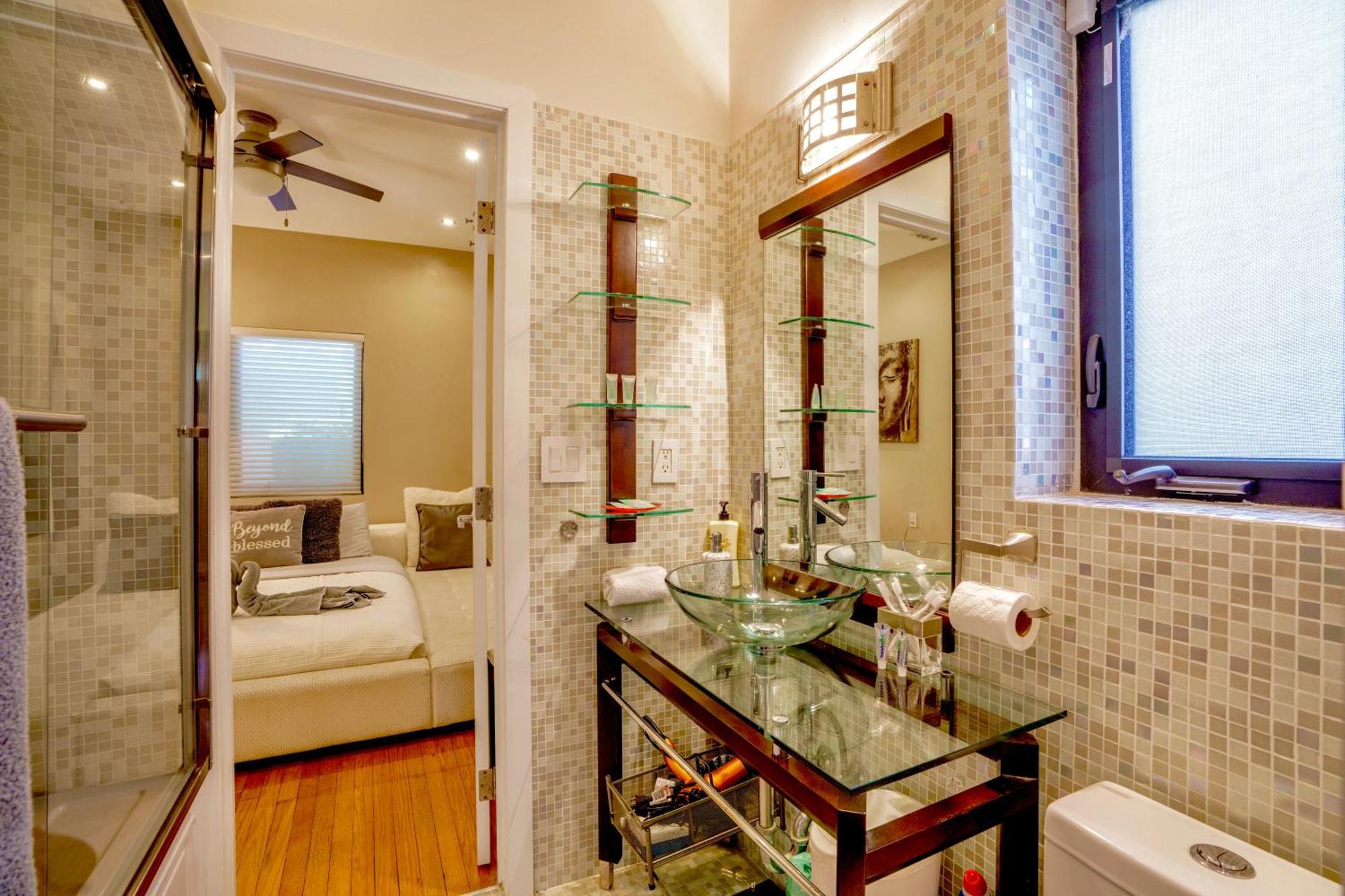 Entire Private Beautiful 2 Bedroom Plus Den House With Gated Front&Back Yard And Free Parking 10Min Drive To Miami Beach Экстерьер фото