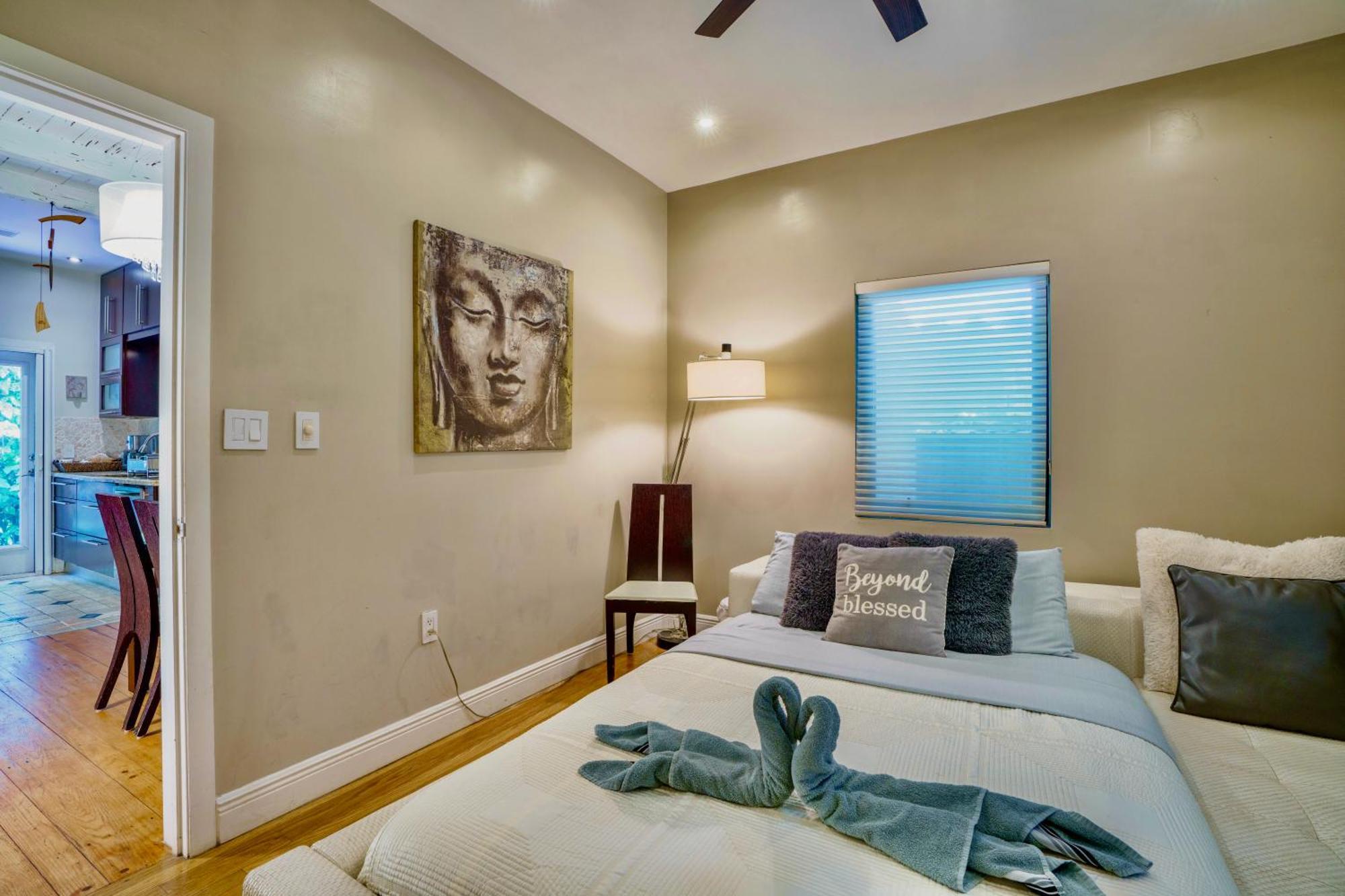 Entire Private Beautiful 2 Bedroom Plus Den House With Gated Front&Back Yard And Free Parking 10Min Drive To Miami Beach Экстерьер фото