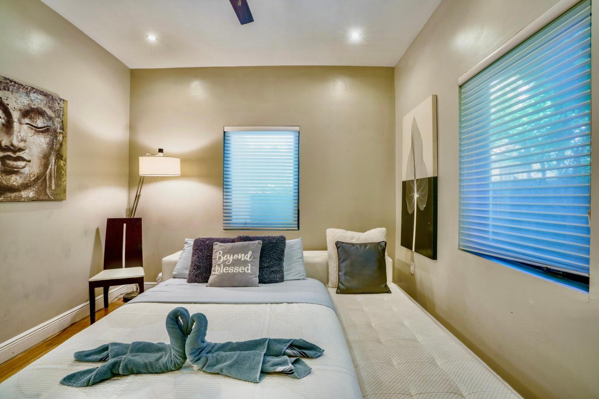 Entire Private Beautiful 2 Bedroom Plus Den House With Gated Front&Back Yard And Free Parking 10Min Drive To Miami Beach Экстерьер фото