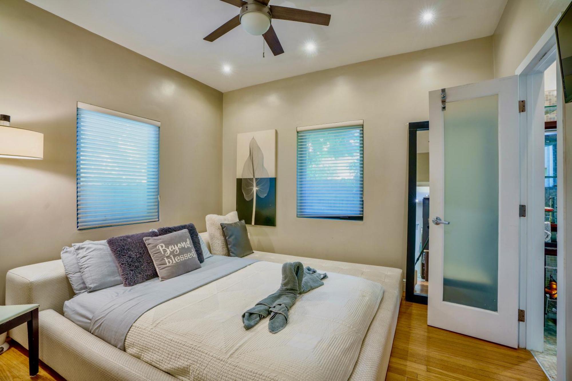 Entire Private Beautiful 2 Bedroom Plus Den House With Gated Front&Back Yard And Free Parking 10Min Drive To Miami Beach Экстерьер фото