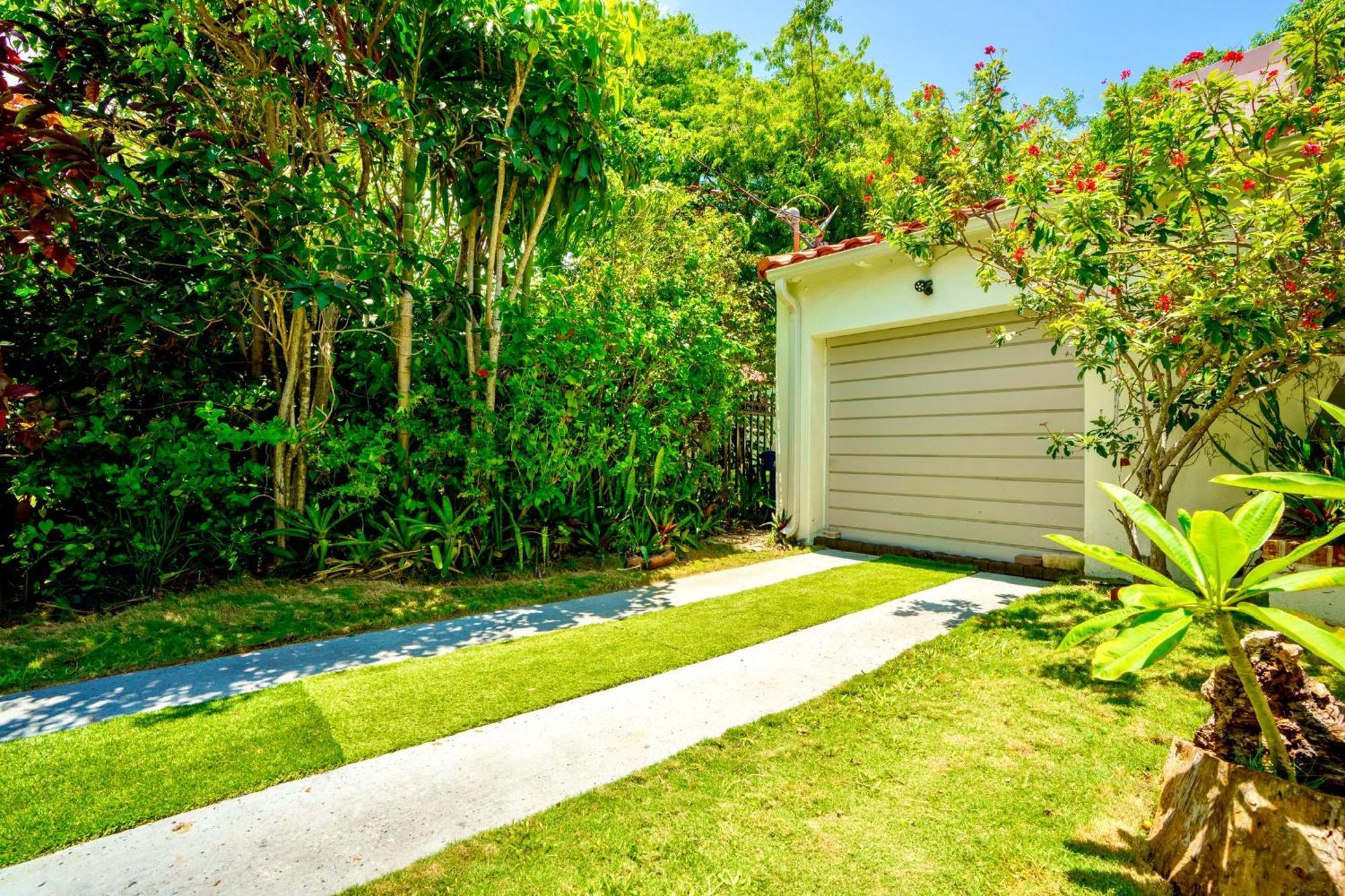Entire Private Beautiful 2 Bedroom Plus Den House With Gated Front&Back Yard And Free Parking 10Min Drive To Miami Beach Экстерьер фото